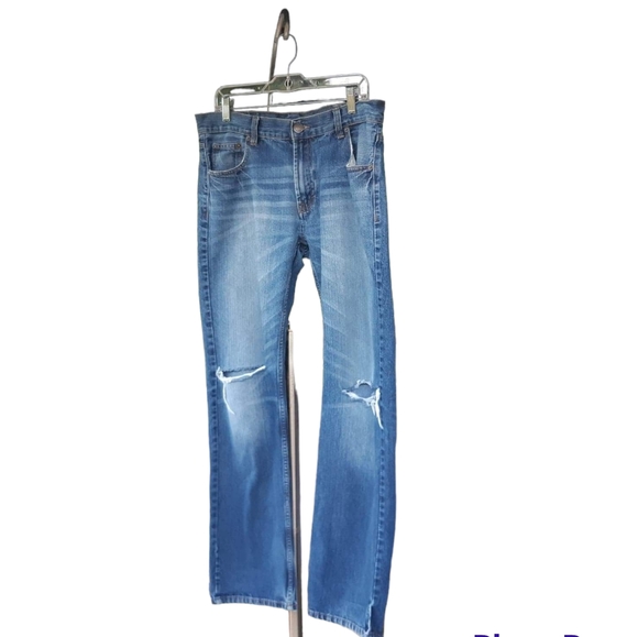 Bluenotes Men's Distressed Jeans - Picture 1 of 11